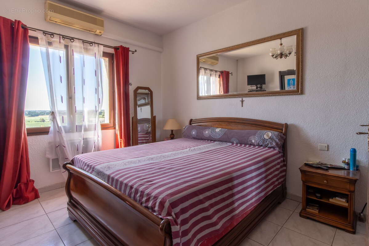 Vend local d'activite 750m2, bureau, appartement T5 145 m2 Beziers - photo 17