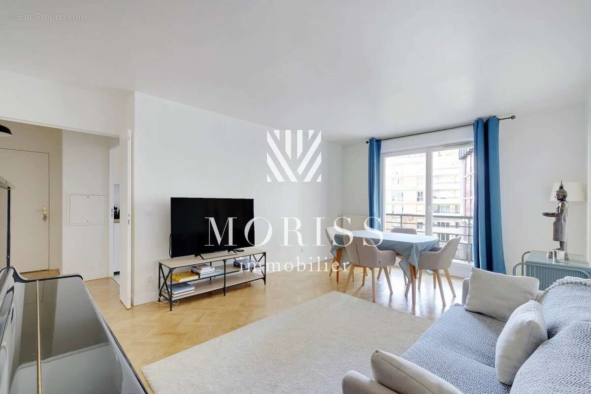 Appartement à COURBEVOIE