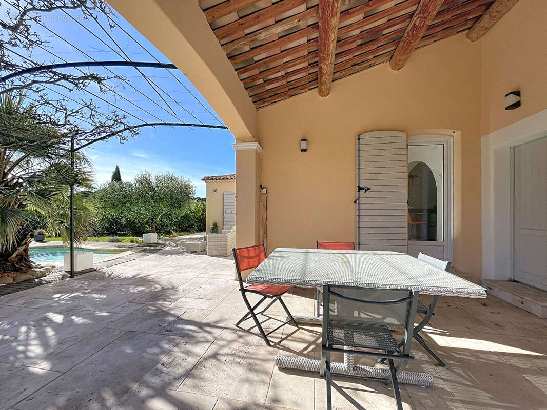 Maison à LA MOTTE-D'AIGUES