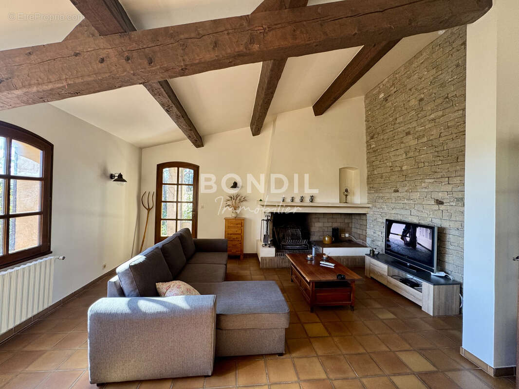 Maison à LA BASTIDE-DES-JOURDANS