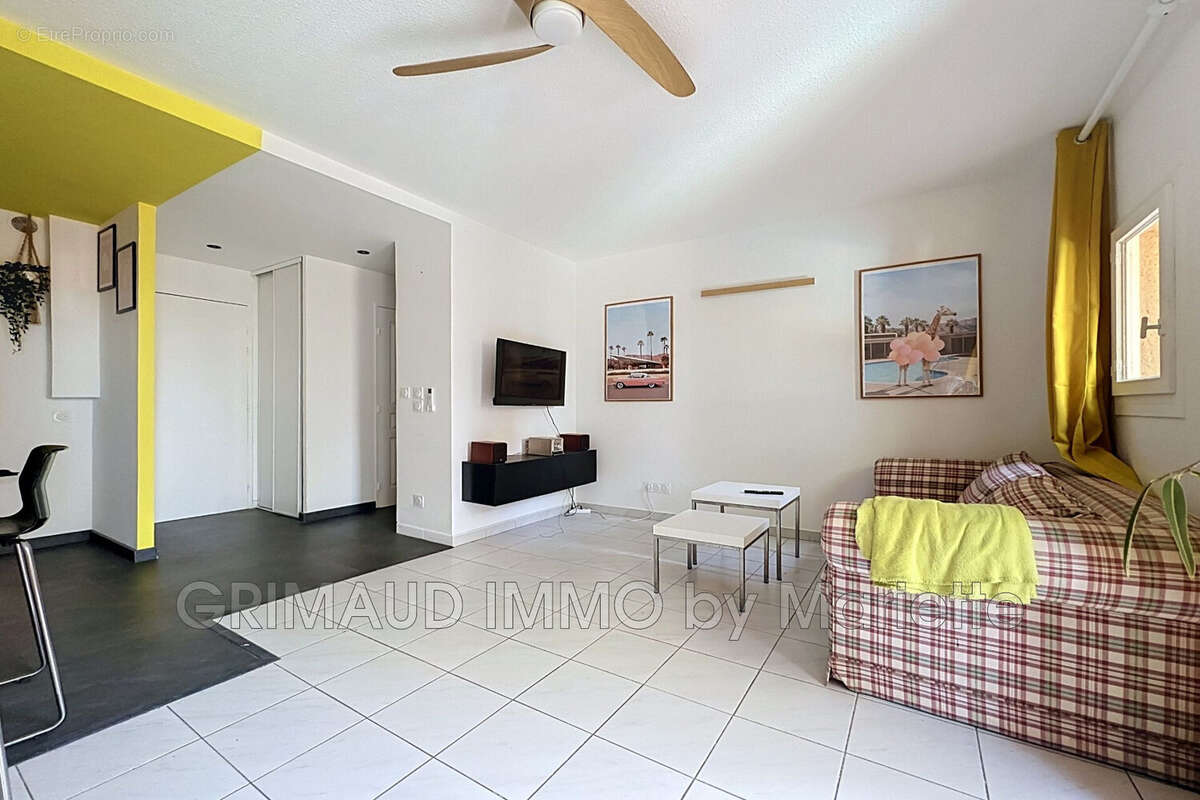 Appartement à GRIMAUD