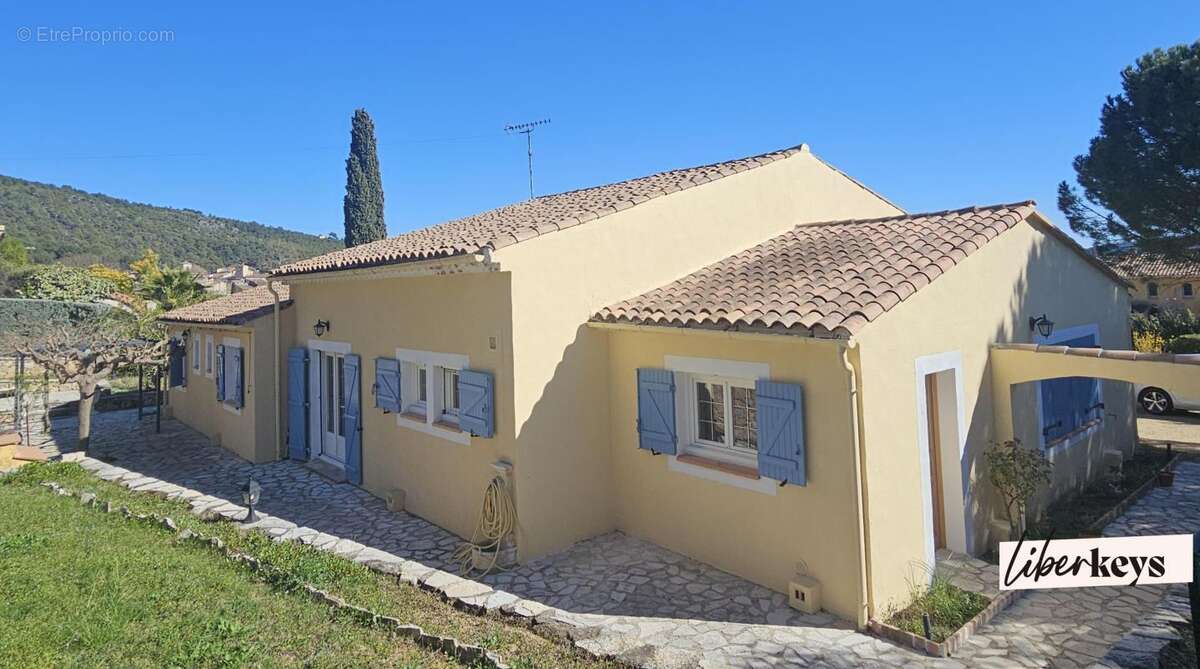 Maison Provençale - piscine - garage à Villecroze (Var)  sur  terrain clos de 1600 m² clos - photo 2