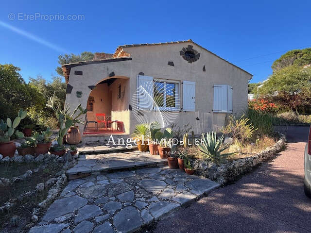 Maison à FREJUS