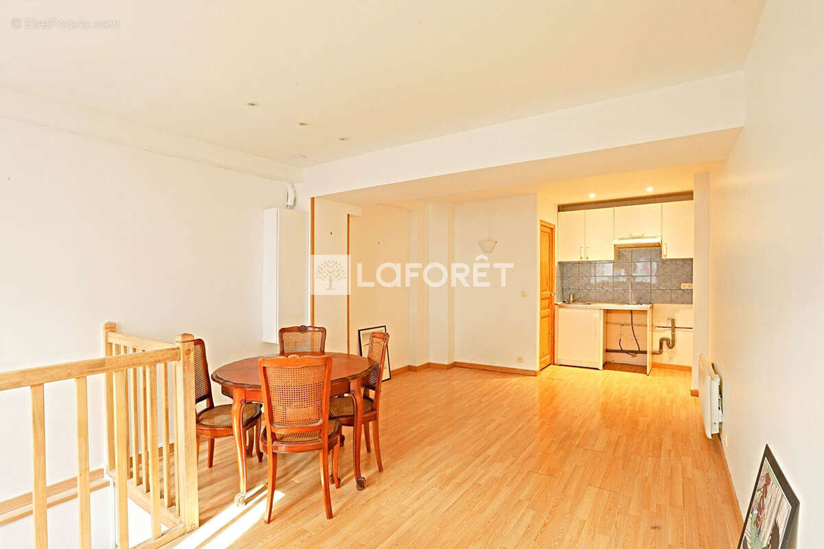 Appartement à PARIS-14E