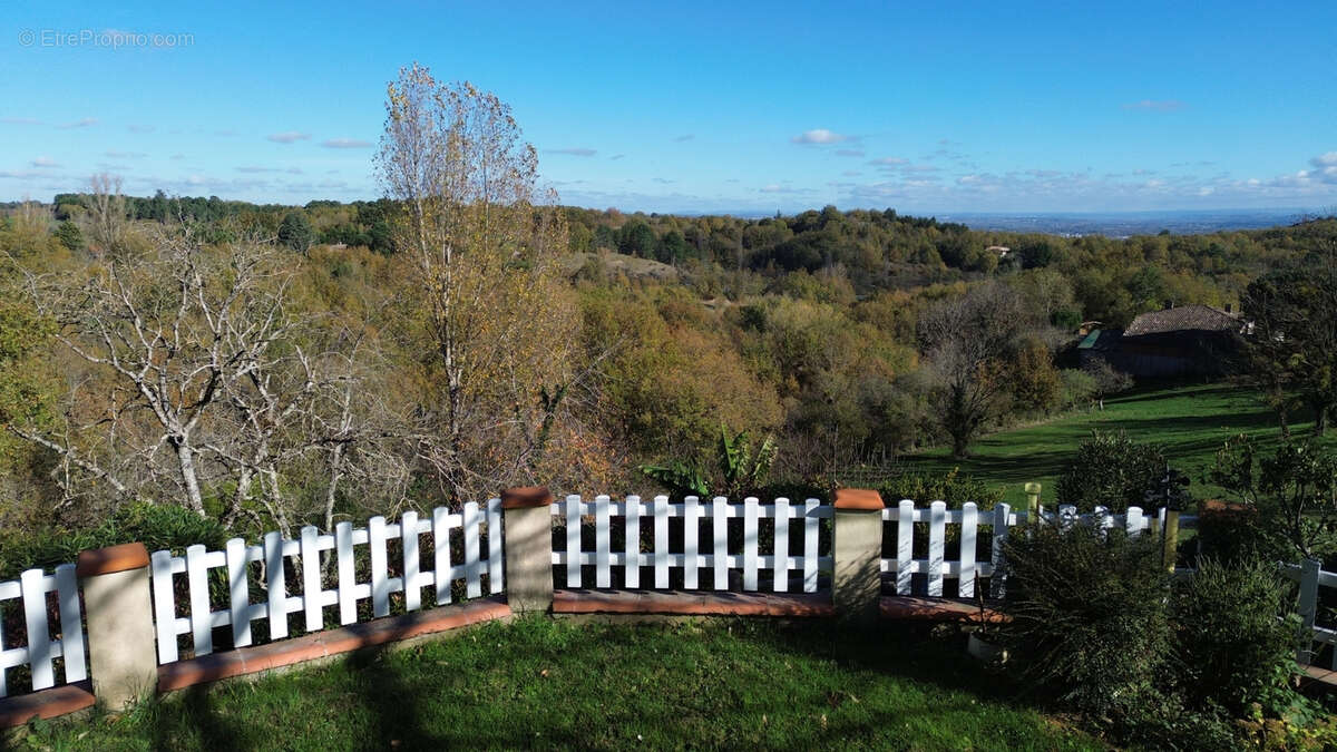 Maison à LISLE-SUR-TARN