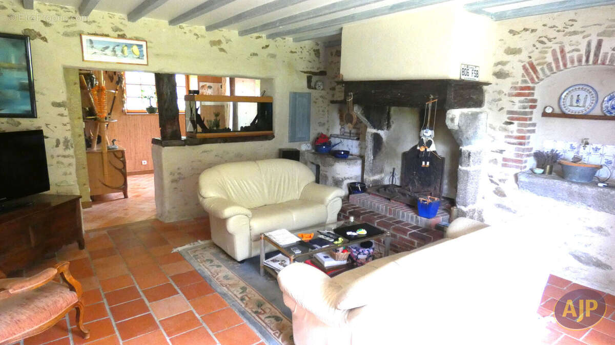 Maison à NESMY