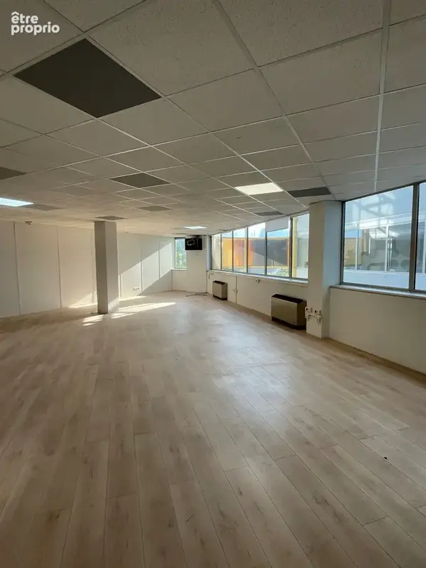 Bureau 606m2 1er étage avec ascenseur - photo 3