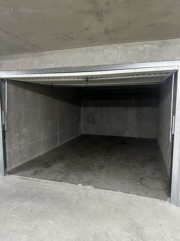 Parking à LA RAVOIRE