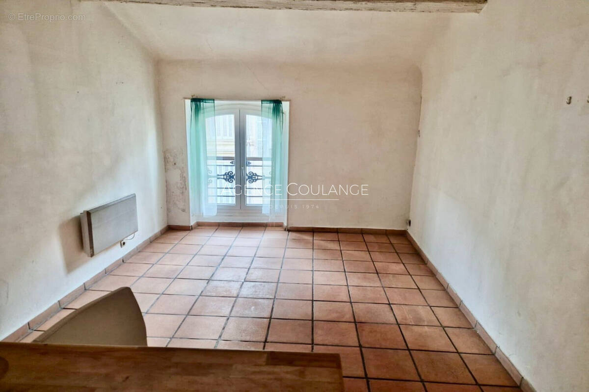 Appartement à MARSEILLE-6E