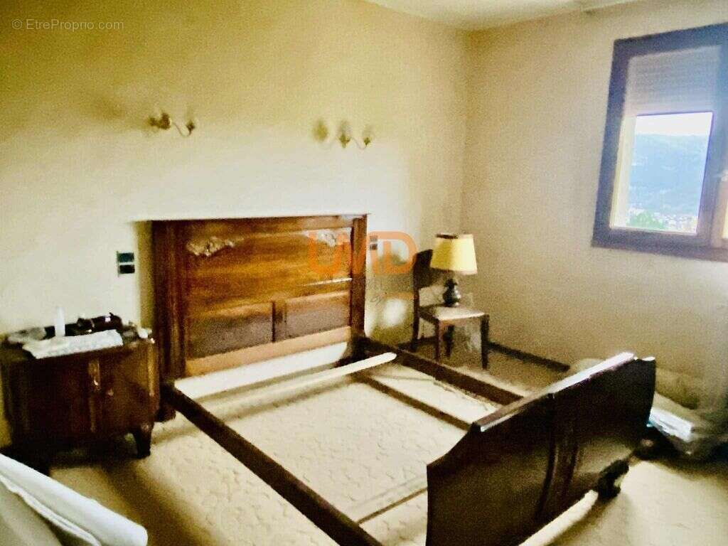 Maison à DECAZEVILLE