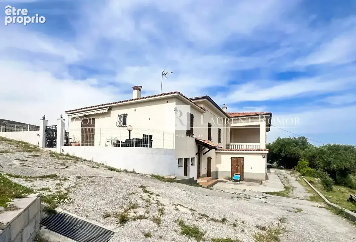 A vendre a nice - quartier bellet  -  vue mer - batisse a renover - 4 appartements - photo 2
