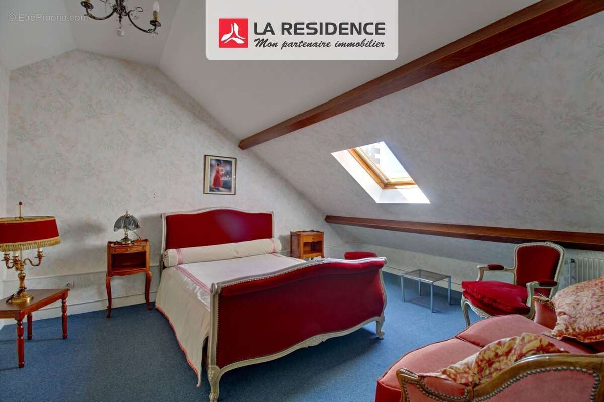 Maison à SAINT-ETIENNE-DU-ROUVRAY