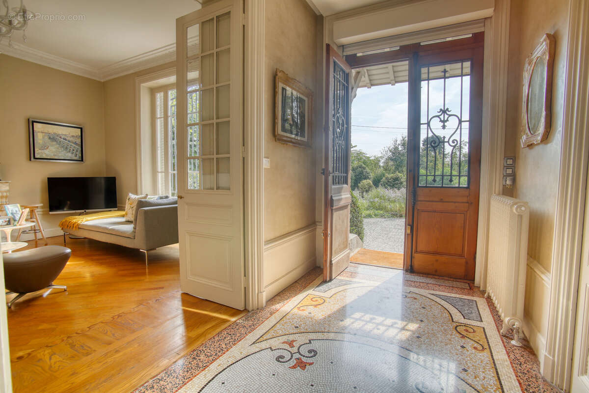 Maison à TASSIN-LA-DEMI-LUNE