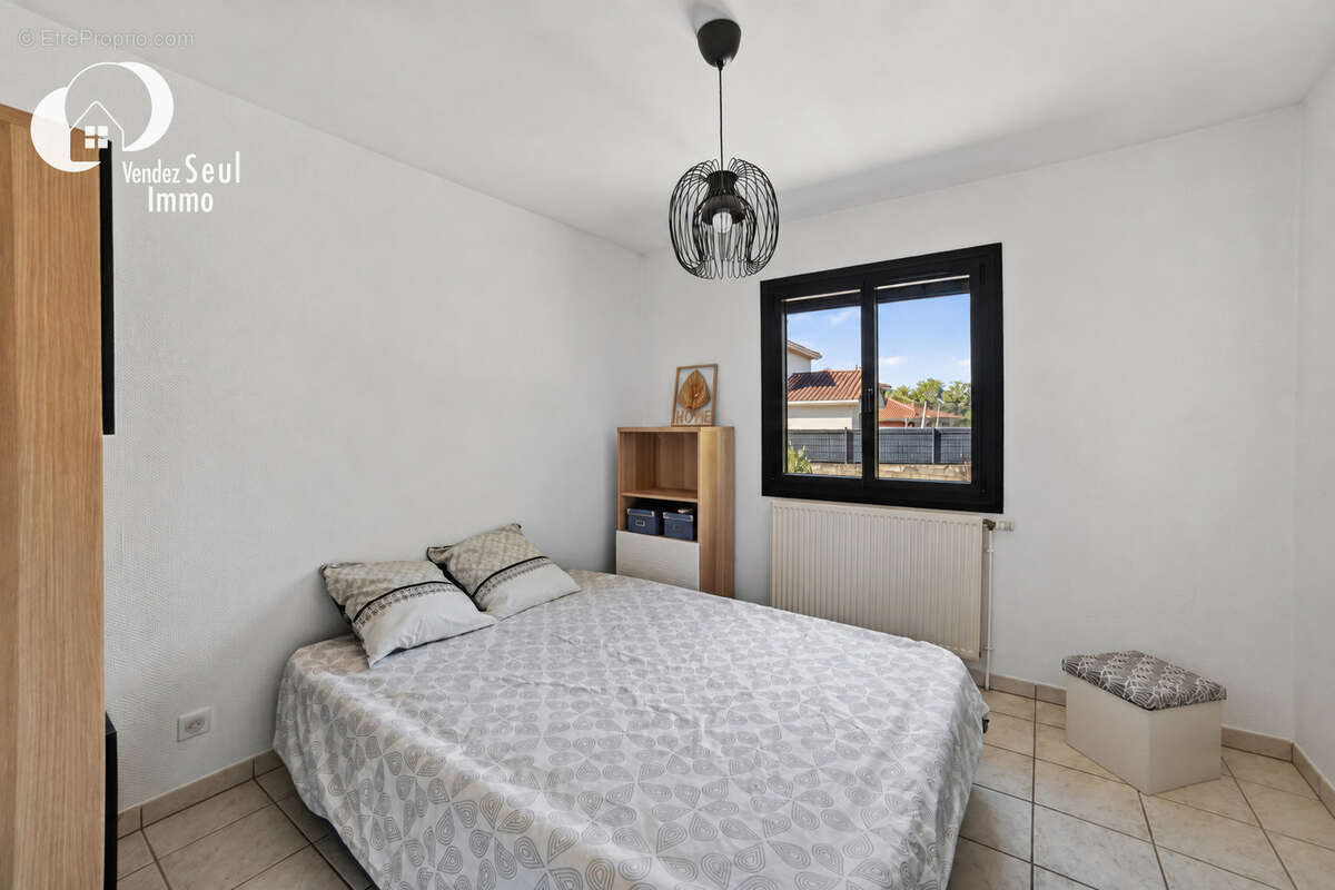 Maison  4 pièces sur terrain 990 m2 avec piscine - photo 9