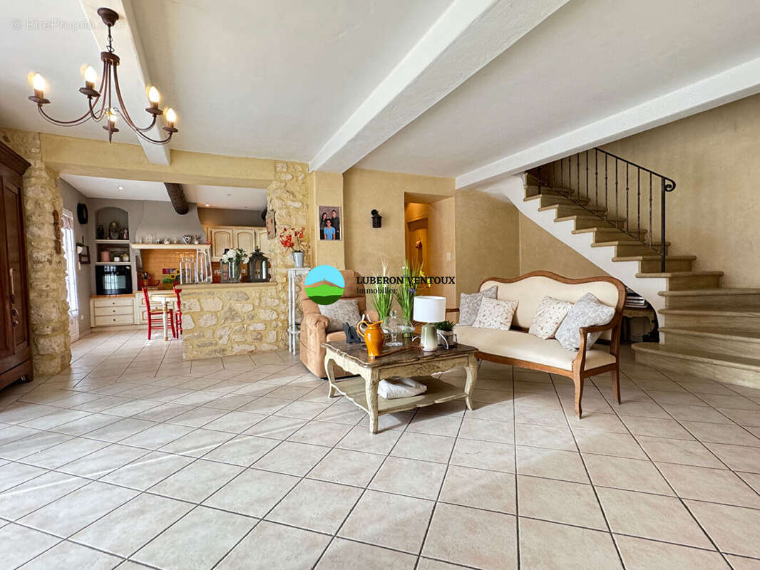 Maison à PERNES-LES-FONTAINES