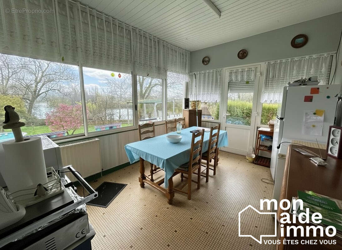 Maison 94 m² à Coutras  - photo 4