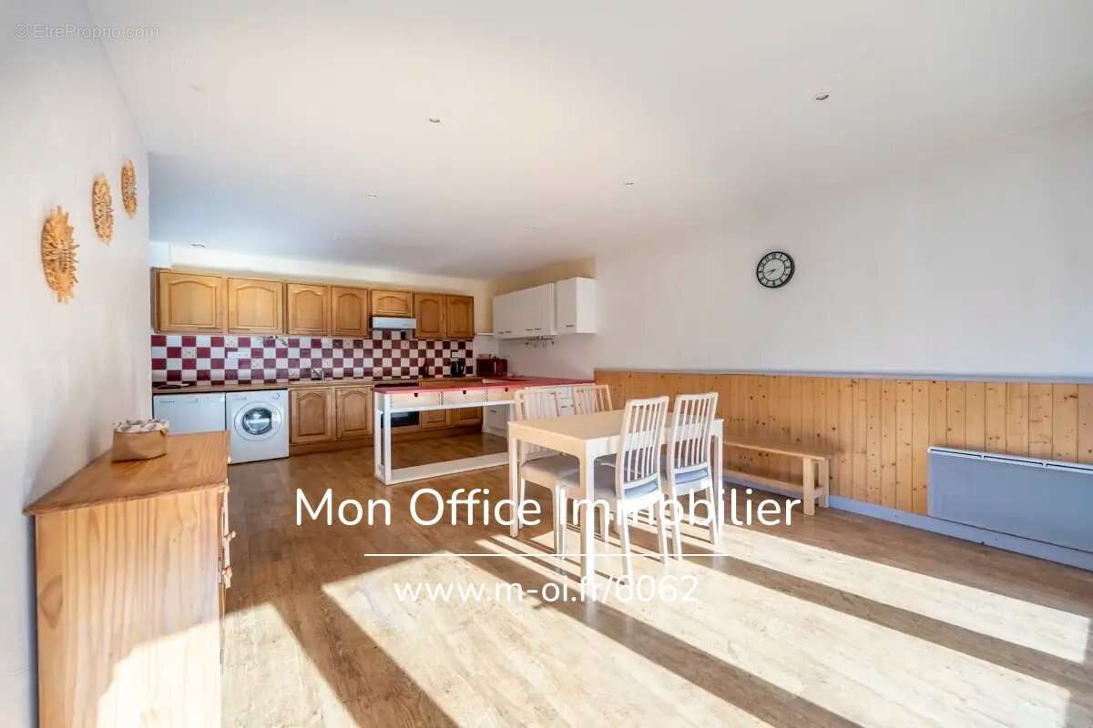 Appartement à AIGUILLES