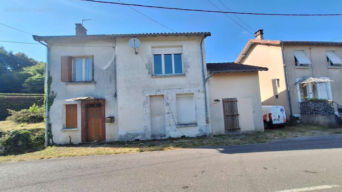 Maison à CHALUS