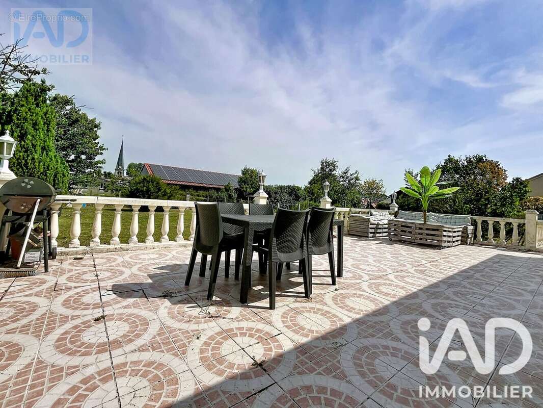 Maison 108 m² à Courtisols  - photo 5