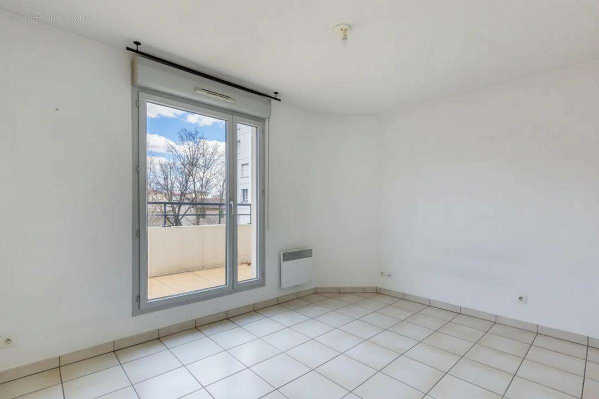 Appartement à LYON-8E