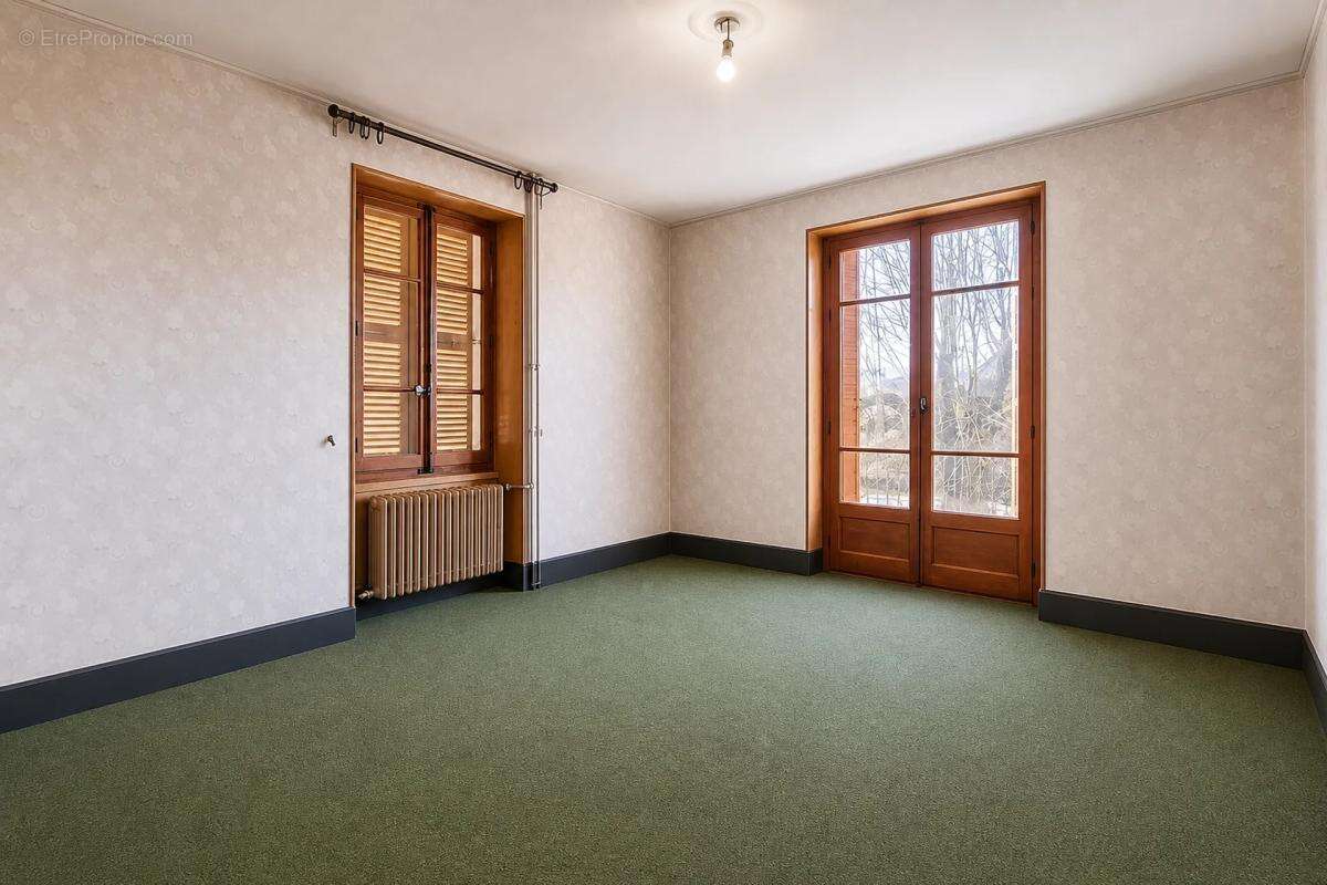 Spacieuse maison 7 pièces avec jardin - photo 2