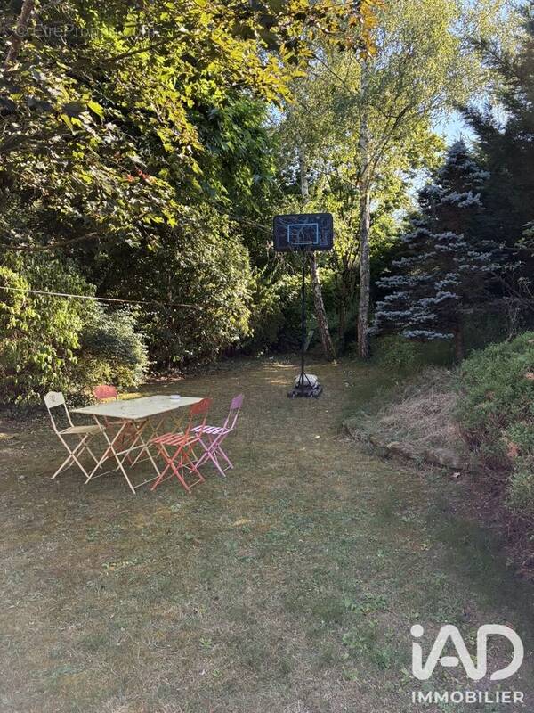 Photo 1 - Maison à BURES-SUR-YVETTE