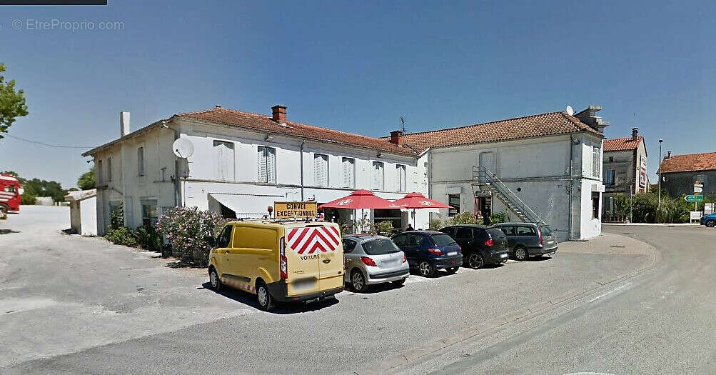 Terrain à MONTLIEU-LA-GARDE