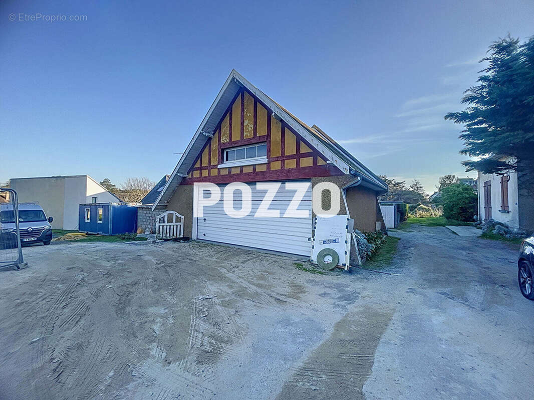 Maison à AGON-COUTAINVILLE