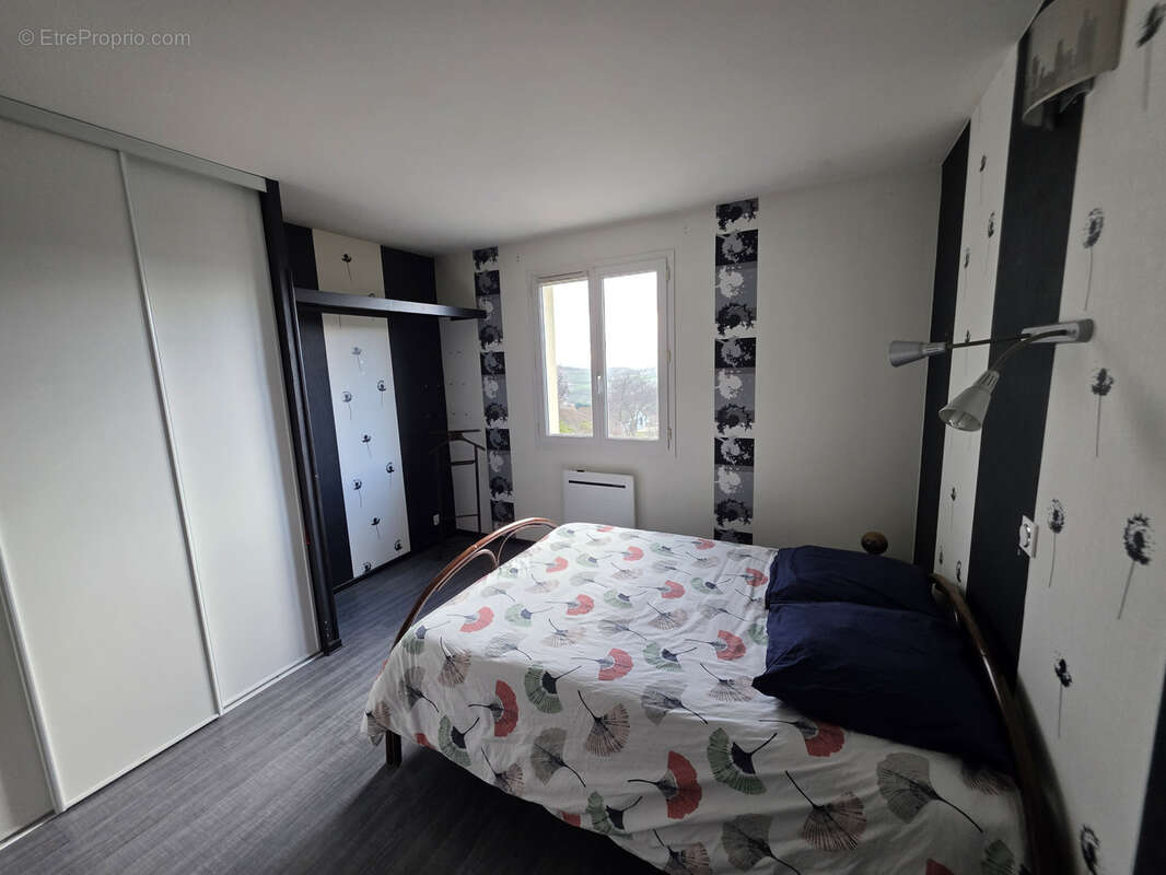 Maison à LA ROCHE-BLANCHE