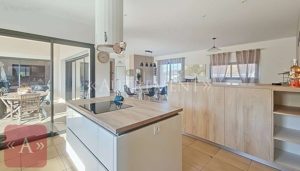 Maison à SAINT-SULPICE