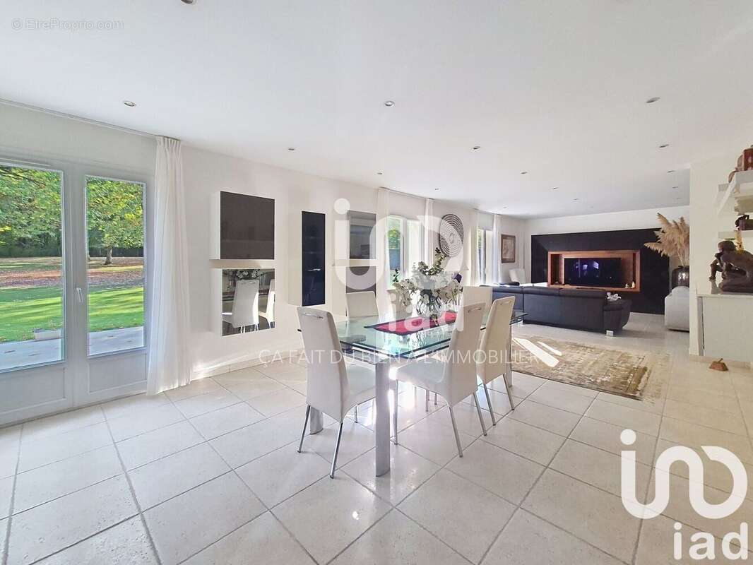 Photo 7 - Maison à LE COUDRAY-MONTCEAUX