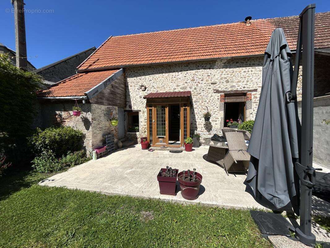 Appartement 659 m² à Saint-Etienne-De-Fursac  - photo 5