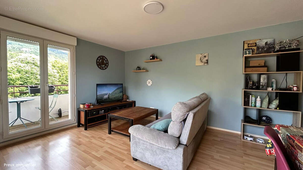 Appartement à BONNE