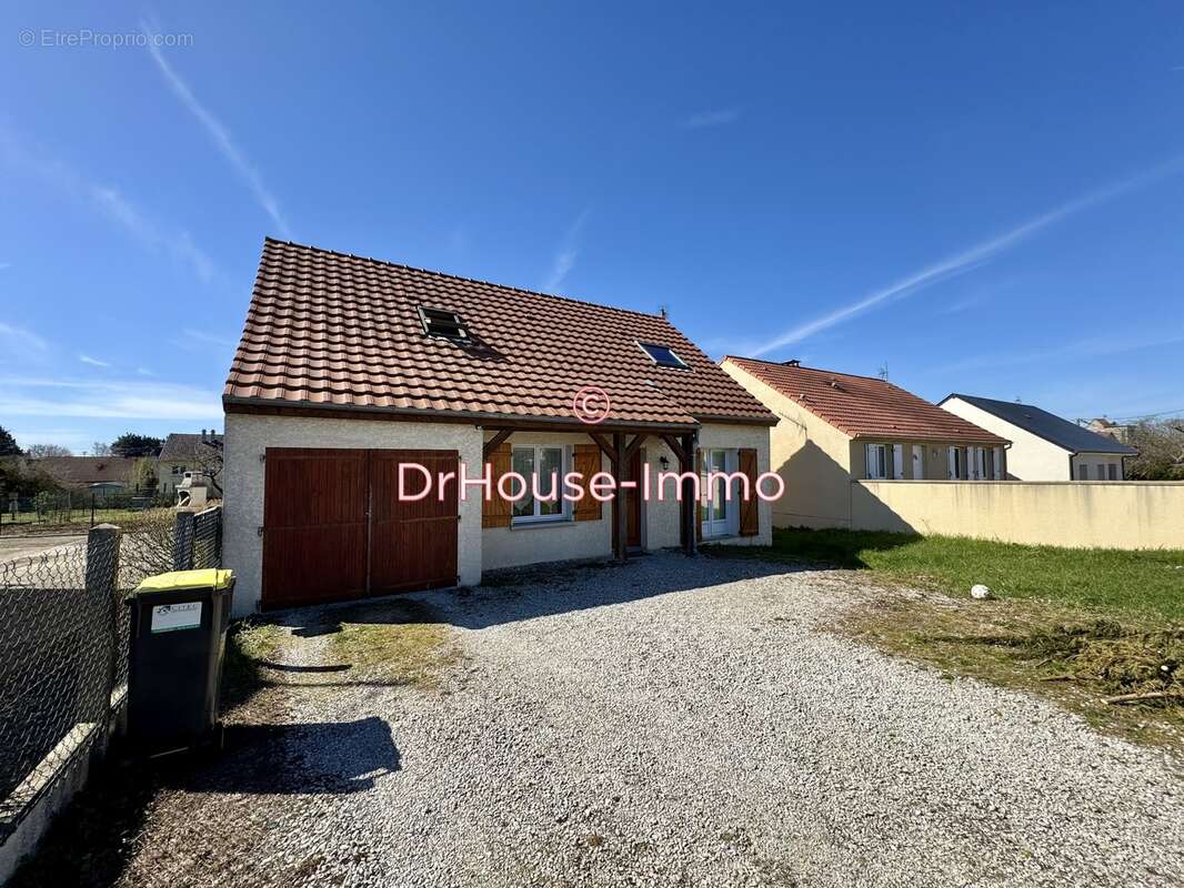 Maison à CORQUILLEROY