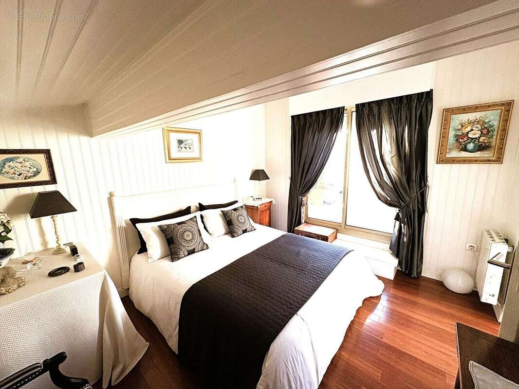 Appartement à LA LONDE-LES-MAURES
