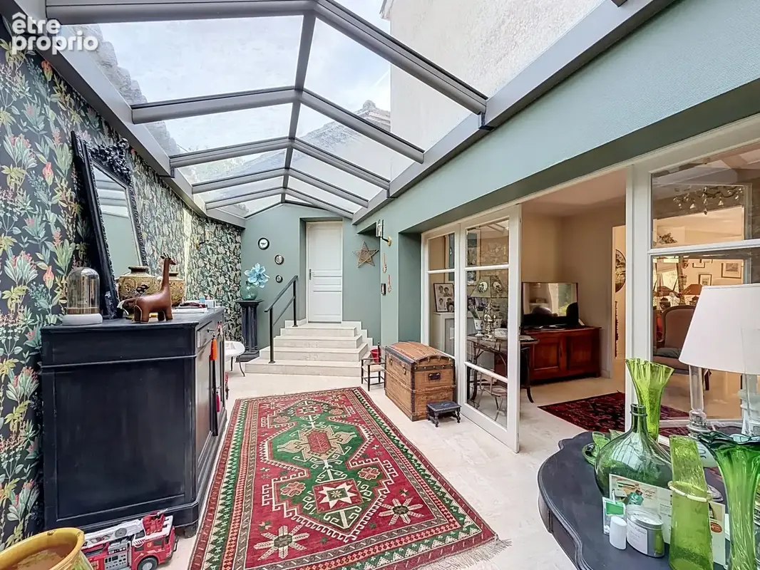 AUX PORTES D'ANGOULEME Belle maison de caractère de 280m2 habitables et sur 4000m2 de terrain clos avec piscin - photo 4
