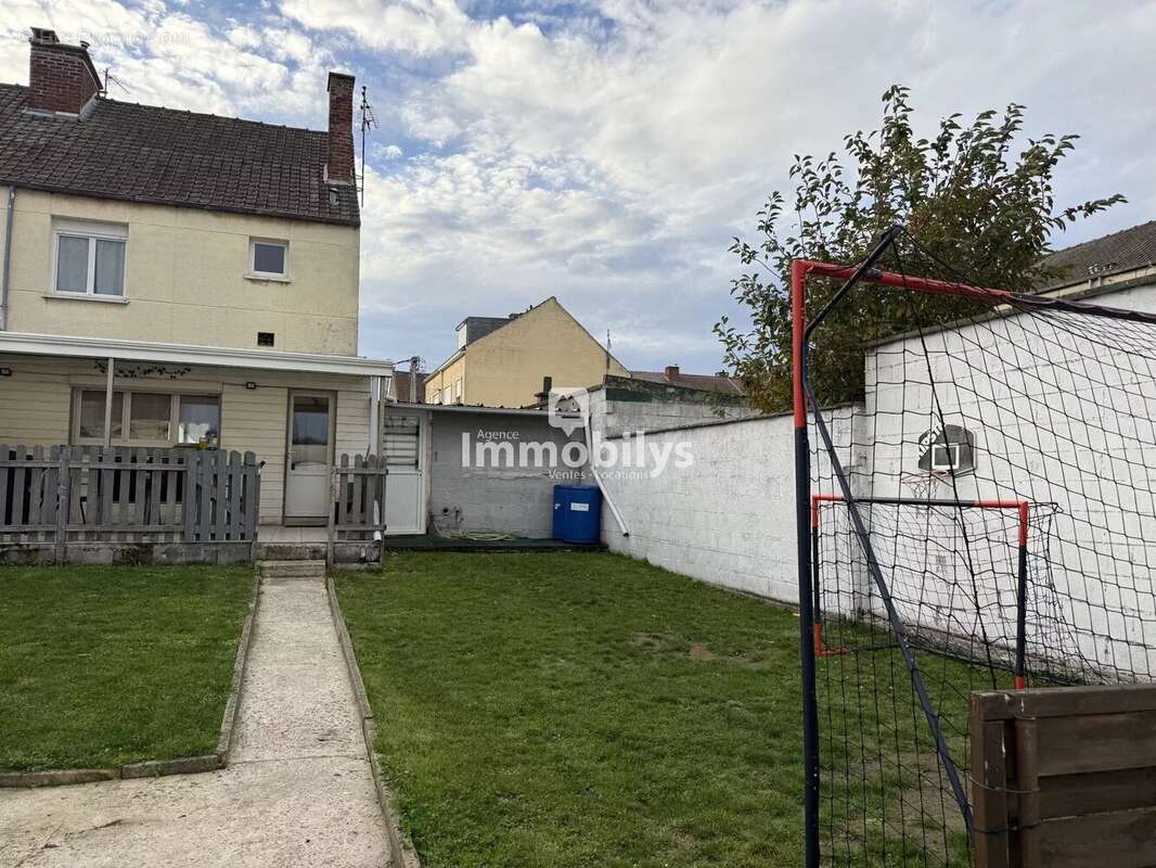 Maison à AUBERCHICOURT