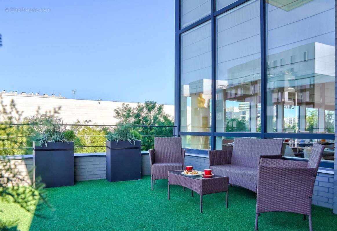 INVESTISSEMENT LOCATIF  VITRY SUR SEINE  Résidence d'Affaires Séjours & Affaires Paris Vitry - 7,08 % de rentabilité - photo 12