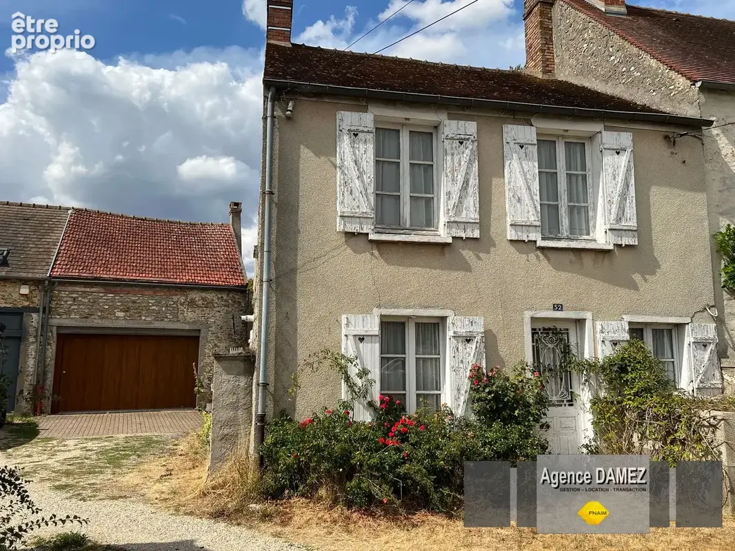 Maison à LES GRANGES-LE-ROI