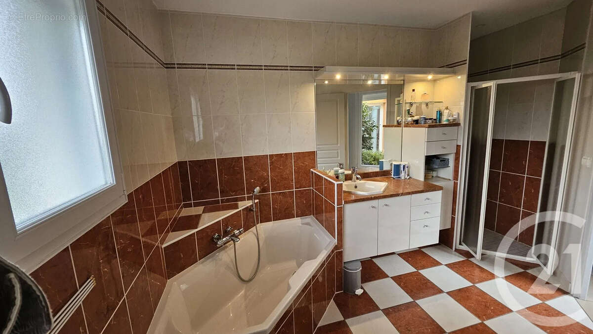 Maison à SAINTE-EUPHEMIE