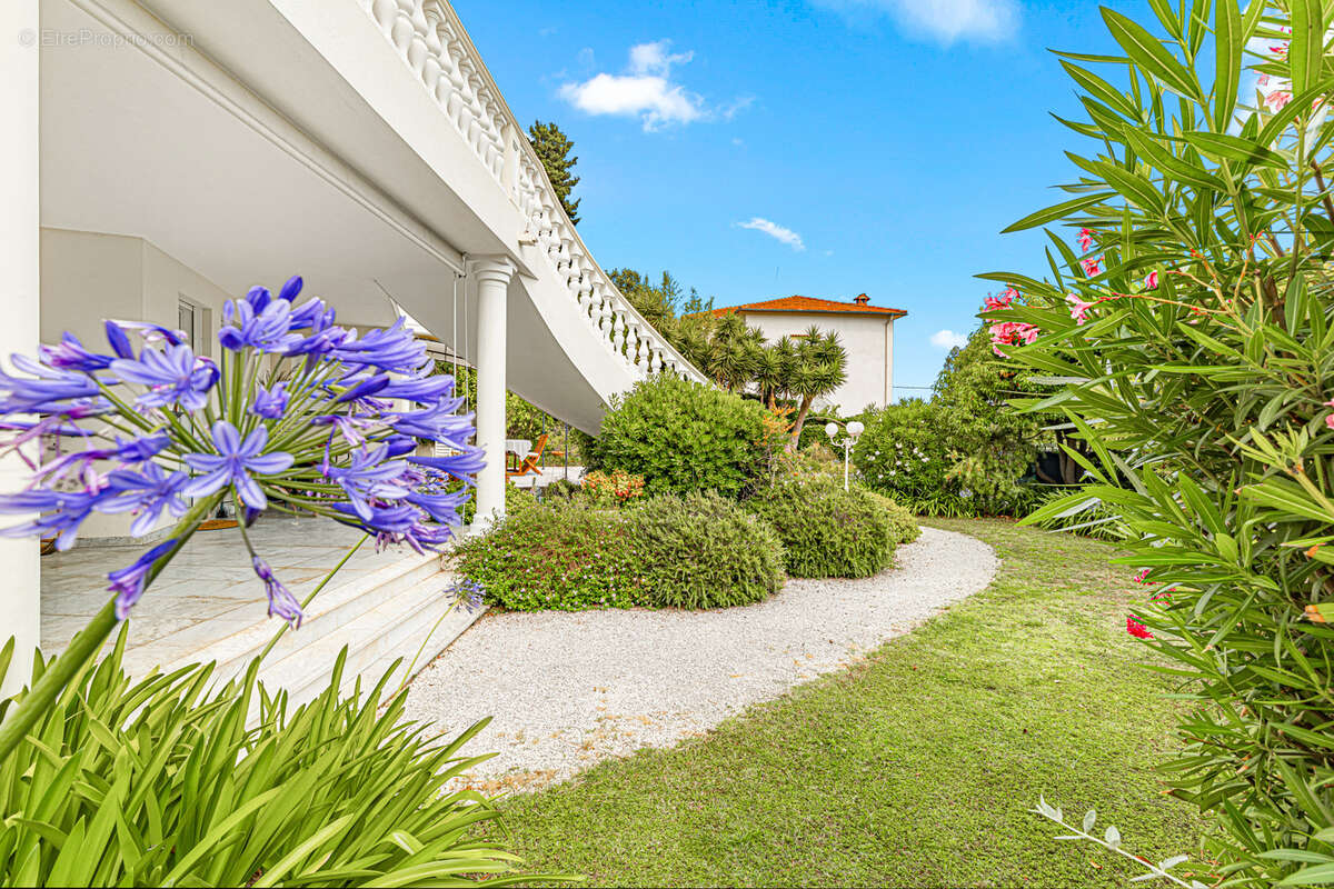 NICE NORD COLLINE - 3/4 PIECES dans VILLA - 117 m2 - Terrasse - Jardin- Garage - 689 000 € - photo 15
