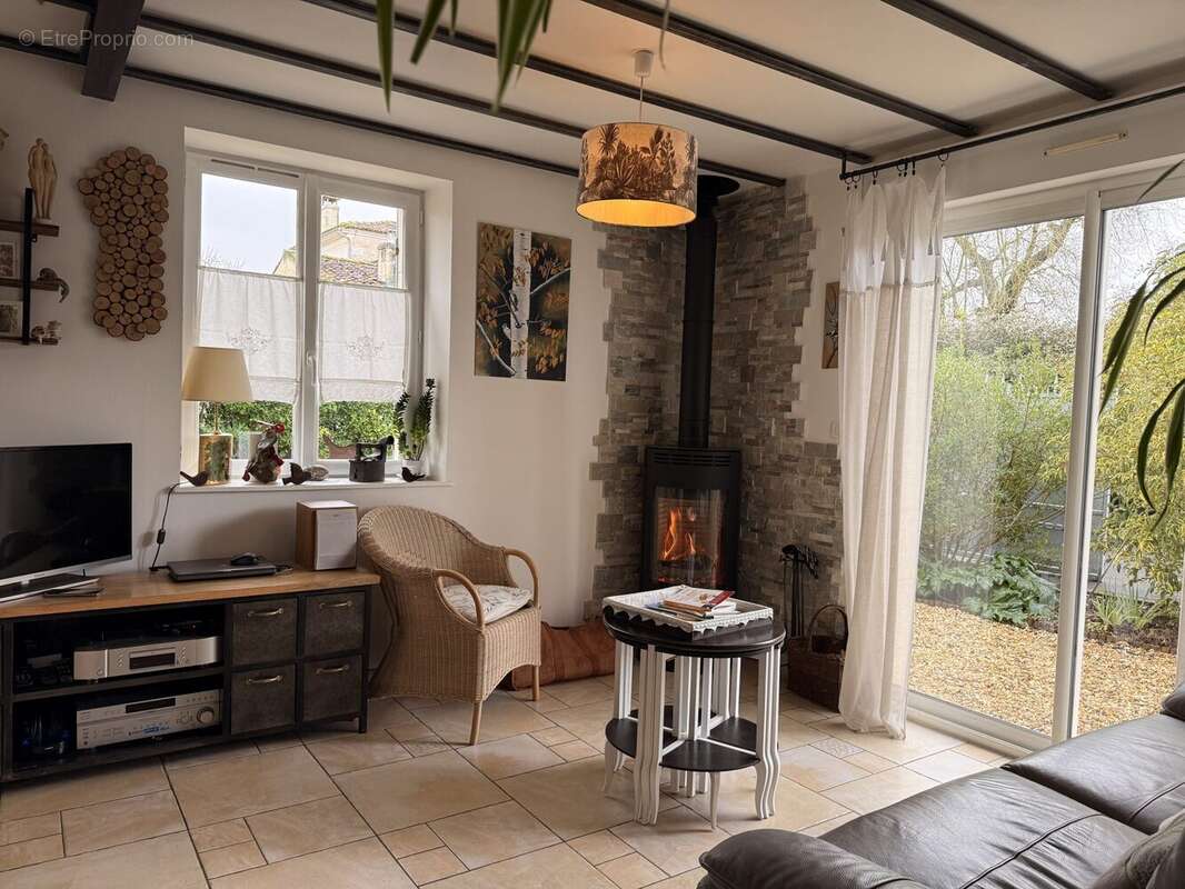 Maison à MONTPELLIER-DE-MEDILLAN
