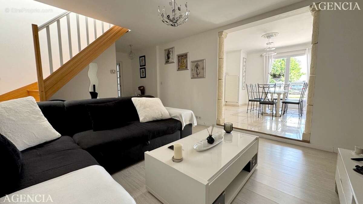 Maison à OZOIR-LA-FERRIERE