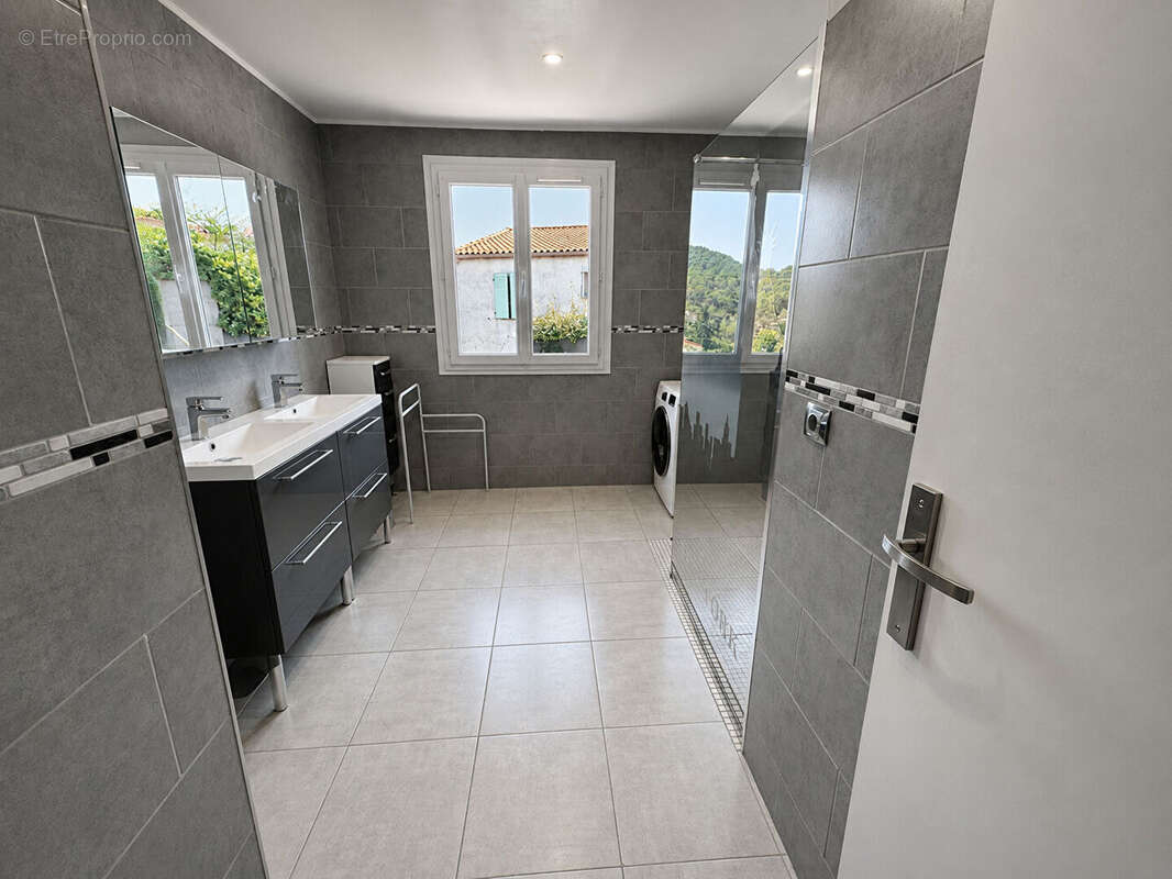 A vendre - contes la vernea - villa de 132 m² 5 pieces - terrain 500 m² - garage - parking - photo 13