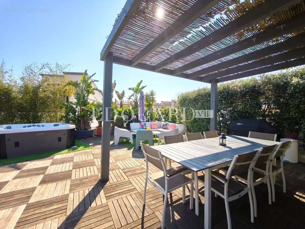 Appartement à ROQUEBRUNE-CAP-MARTIN