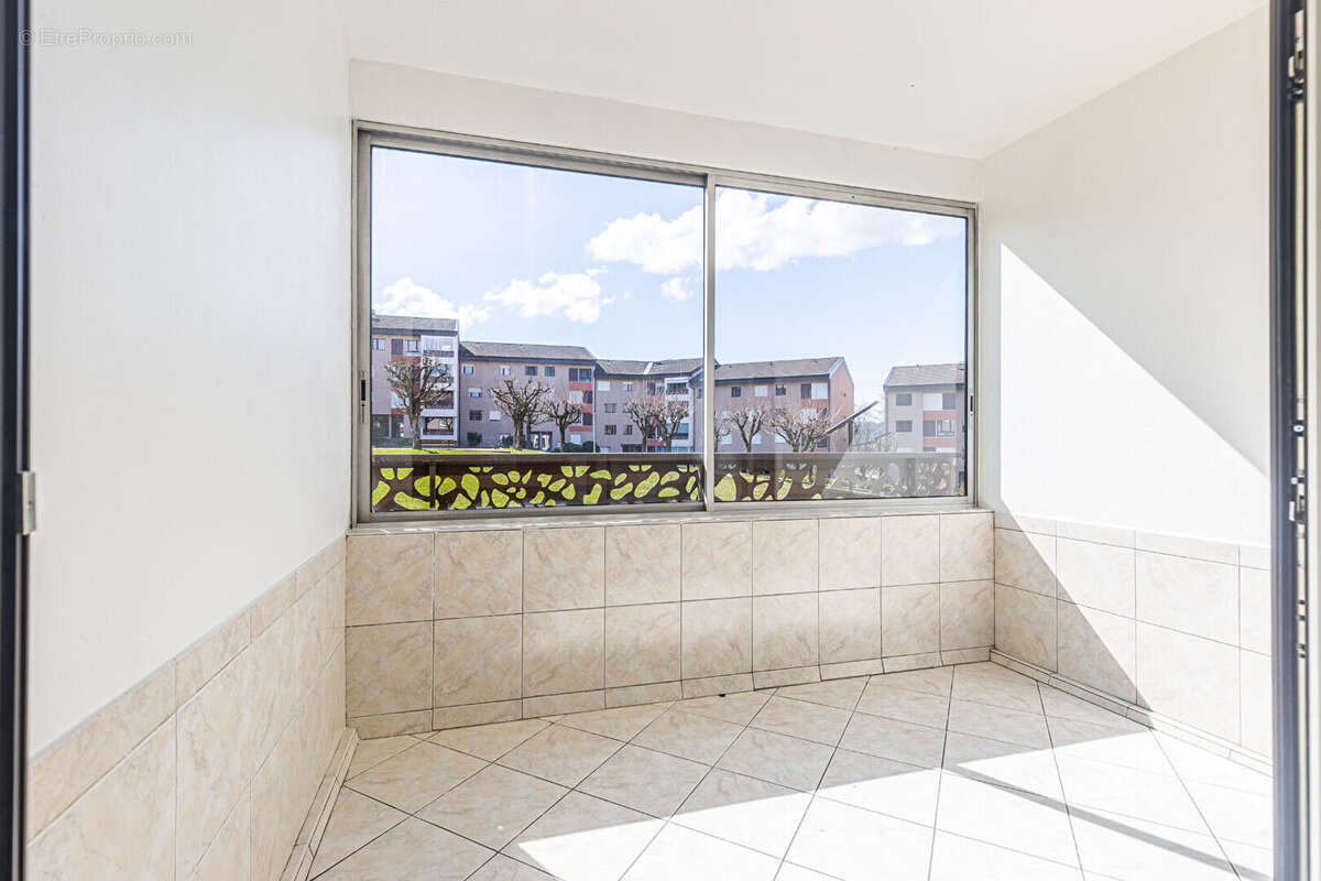 Agence immobiliere laforet - "kaki" - co-exclusivite - annecy / cran-gevrier - appartement t5 traversant de 100,91 m² - loggia - - photo 2