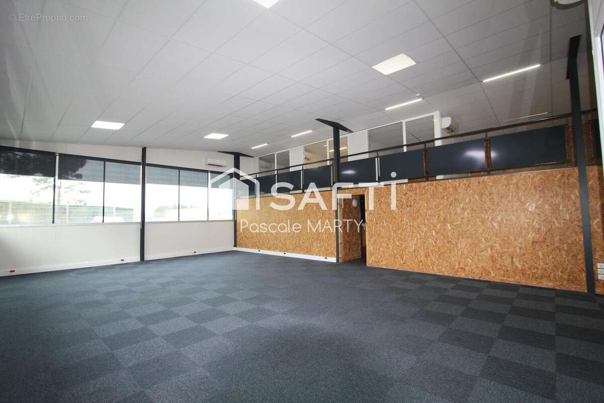 Photo 3 - Commerce à BALMA