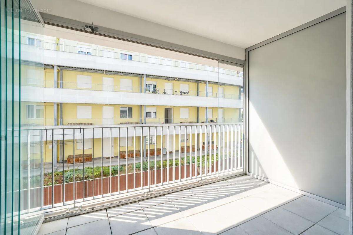 Appartement de 3 pièces de 66 m² à Saint-Denis - photo 3