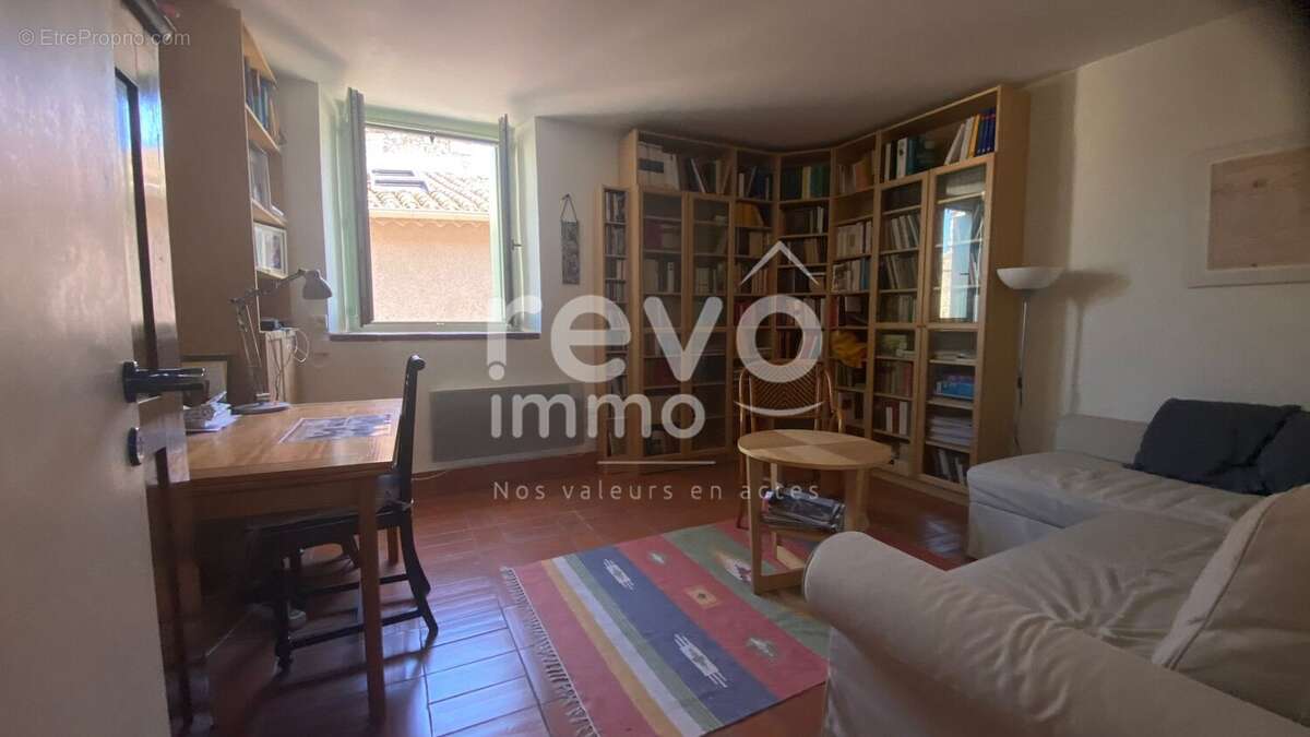 Appartement à NEZIGNAN-L'EVEQUE
