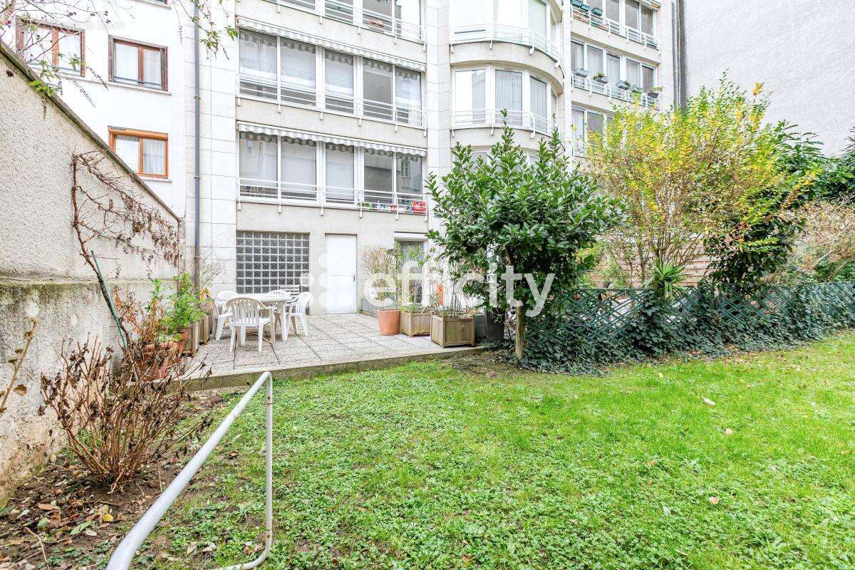 Appartement à LEVALLOIS-PERRET